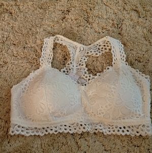 New LG Maurices White lace Bra